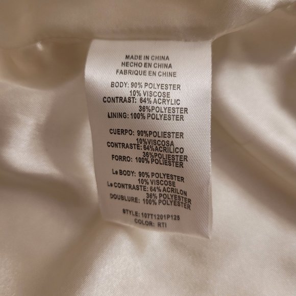 Bebe 2B White Winter Coat Wooden Hardware Faux Fur Hood Small - Picture 7 of 13